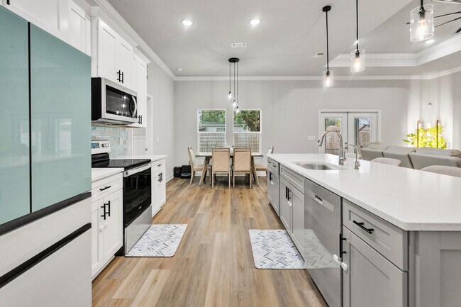 Building Photo - 1201 Forest Heights Rd