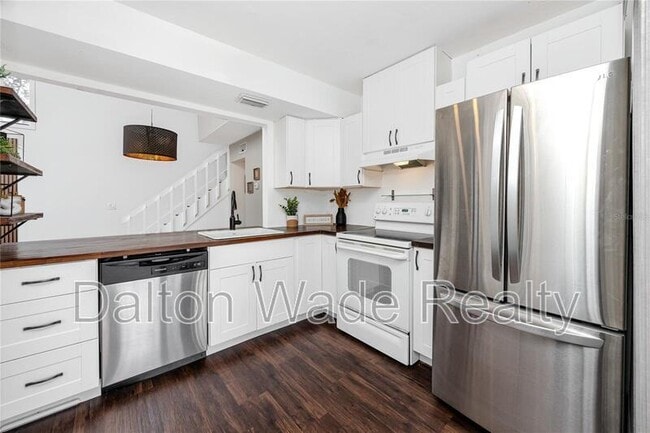 Building Photo - 2095 Sunset Point Rd