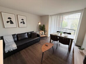 Building Photo - 801 15th St S