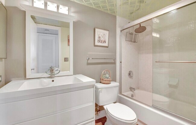 Building Photo - 4070 Tivoli Ct