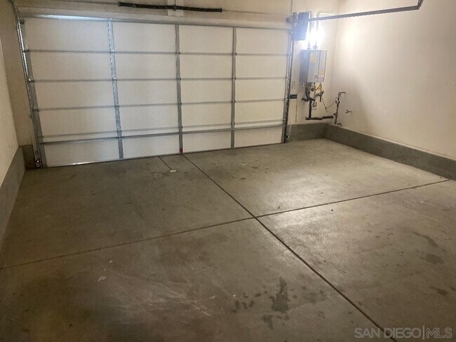 Building Photo - 2320 Trevi Cir