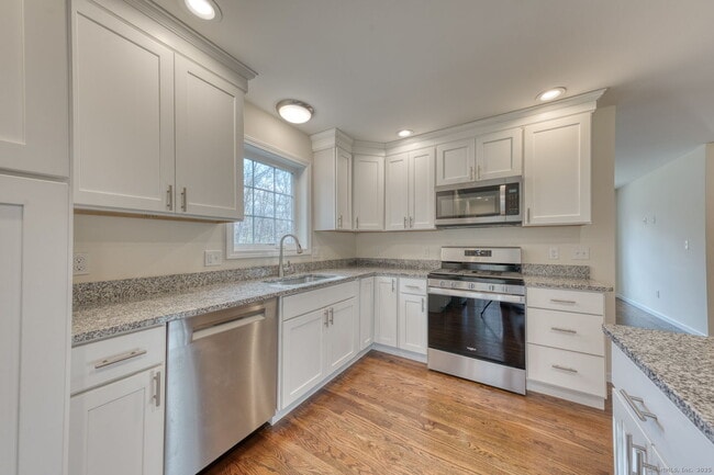 Building Photo - 43 Belvedere Dr