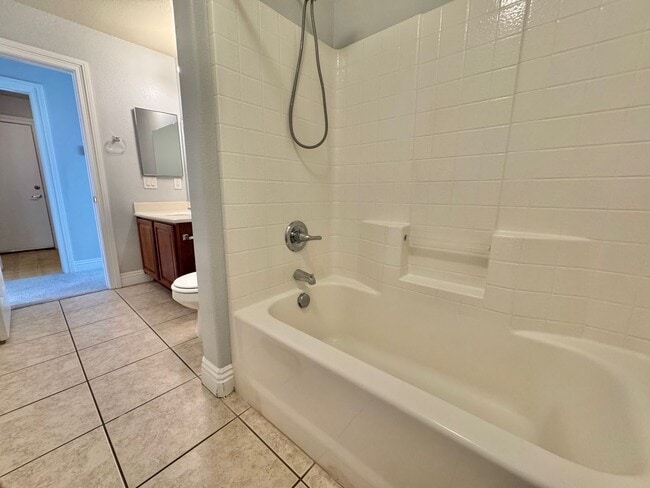 Building Photo - Stunning 4 bedroom home offering comfort and space in North Las Vegas