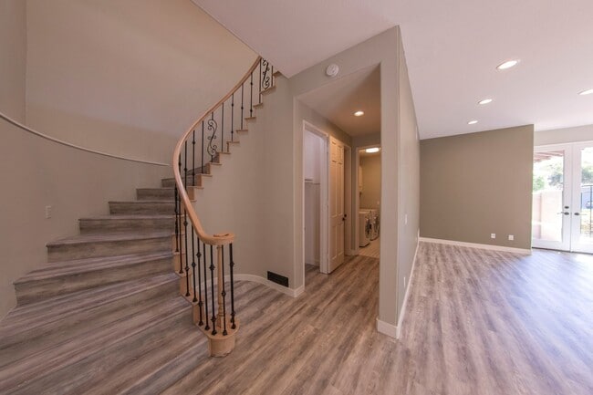 Building Photo - 4BR 2.5BA House in Gated Community of Blackhorse, Across from UCSD with 2 Car Garage & Washer/Dry...