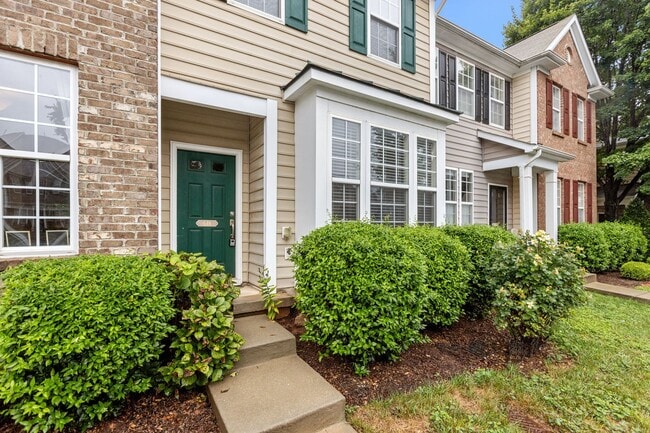 Building Photo - Spacious 3 story Townhome-Close to Downtown Raleigh- Renaissance Park-Available Now!