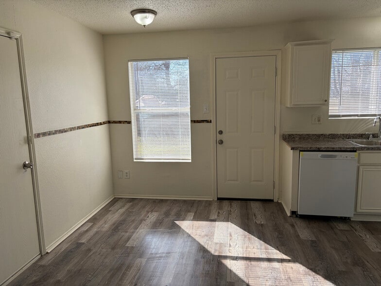 Building Photo - 3152 Heritage Ln