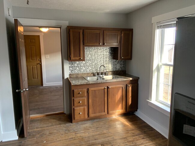 Building Photo - 409 Samuel Moore Pkwy