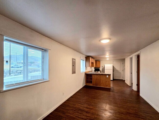 Building Photo - 1121 Monitor Ave