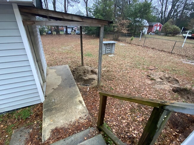 Building Photo - 1031 Revere St