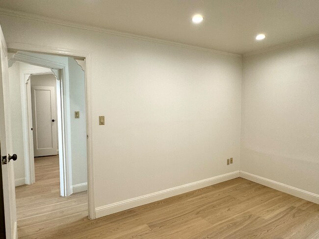 Building Photo - 2626 Moraga St