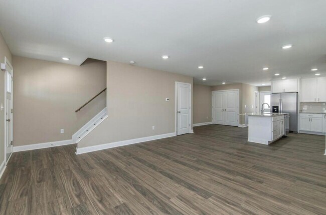 Building Photo - 4024 Ruby Rose Rd