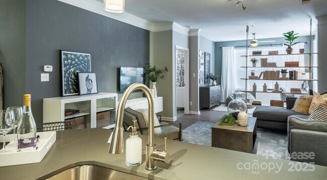 Building Photo - 14325 Plantation Park Blvd