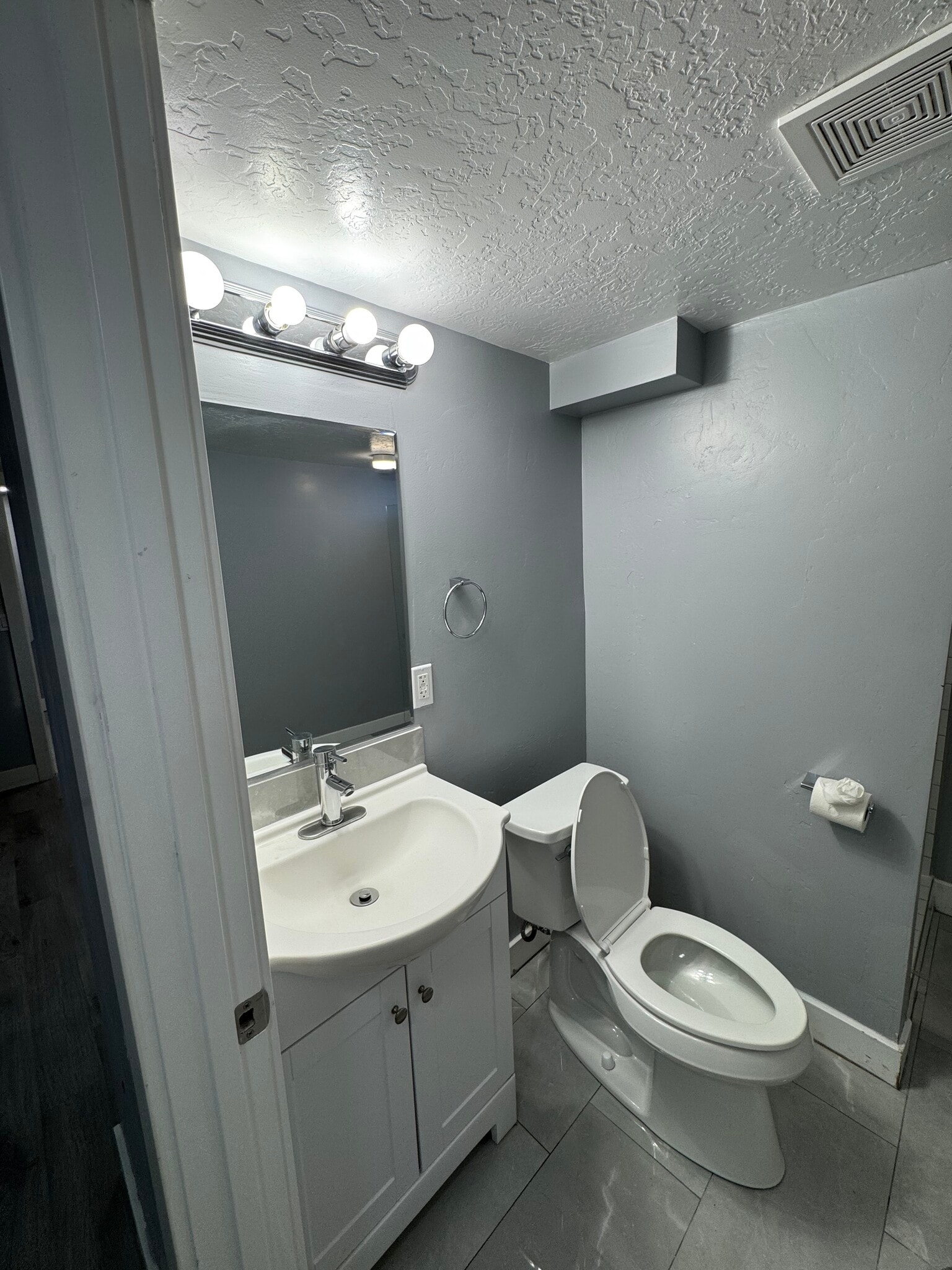 Building Photo - 4206 W Annapolis Dr