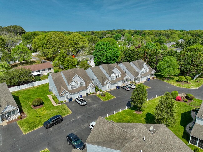 Building Photo - Year-round rental - 4 br 2.5 ba Twin Home in Seabright Village – East of Route 1