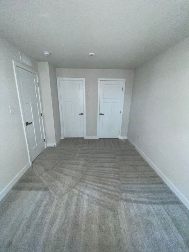 Building Photo - Edge at Azalea