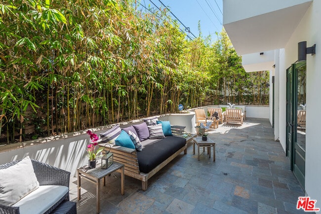 Building Photo - 718 Croft Ave