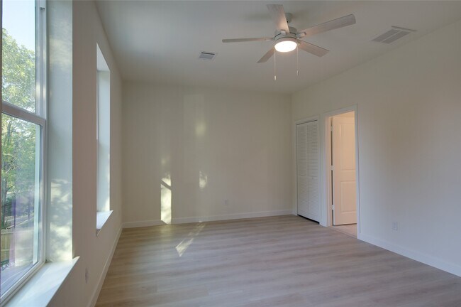 Building Photo - 957 Ringold St