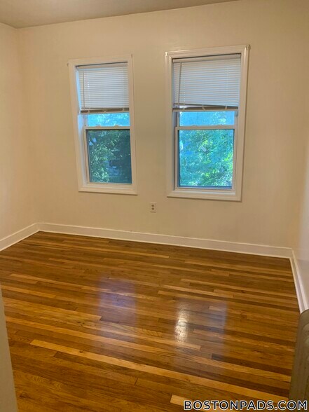 Building Photo - 27 Fessenden St