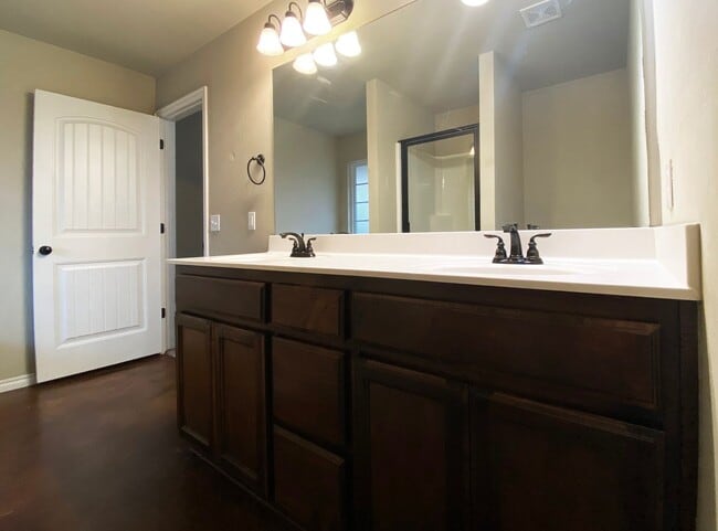 Building Photo - First Month Free! Great Location!