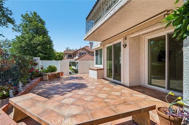 Building Photo - 10 Pantano