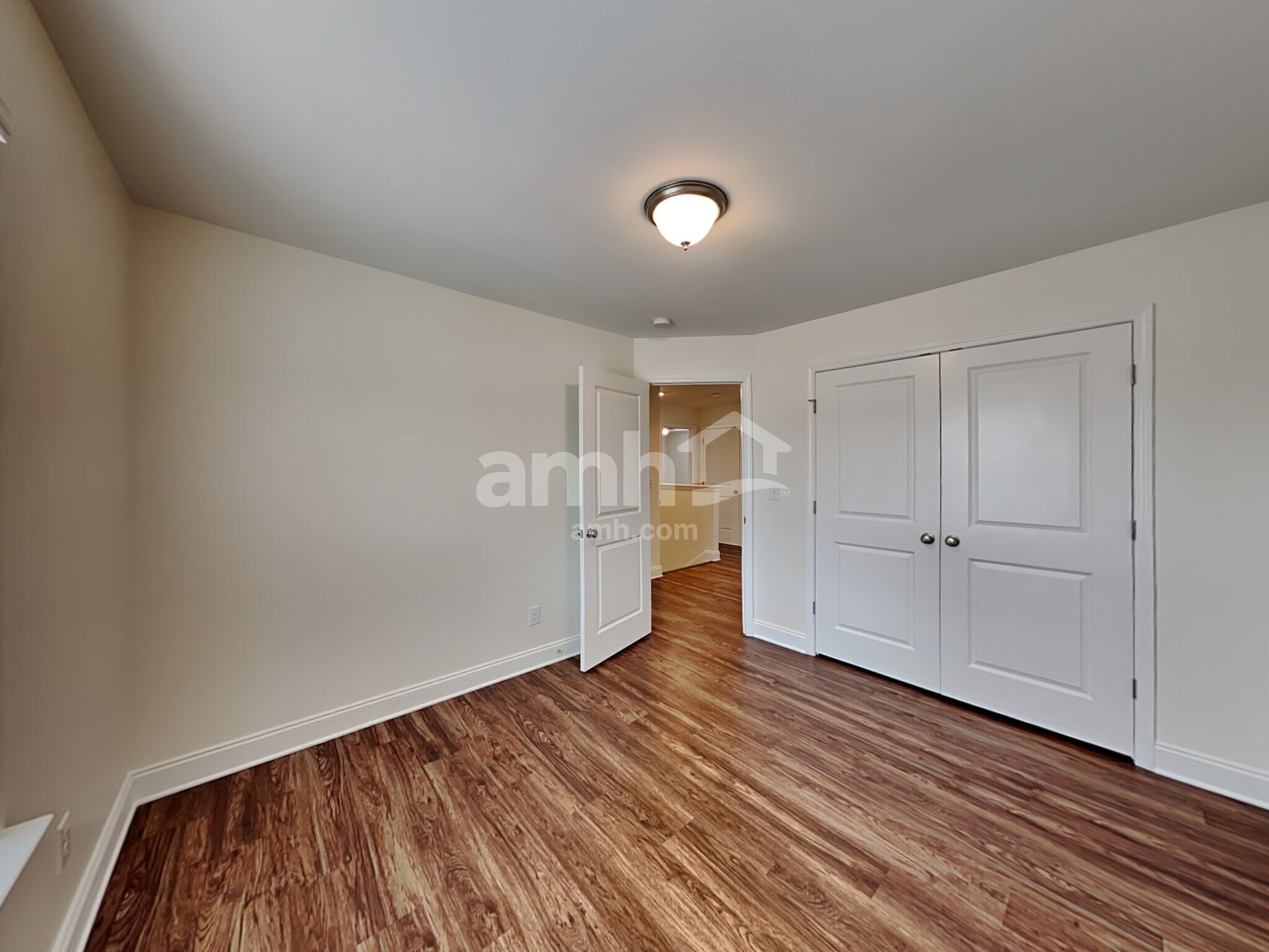 Building Photo - 1349 Lomond Dr