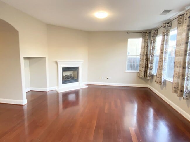 Building Photo - 2774 Gilham Ct