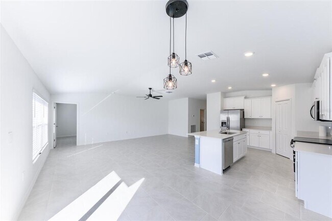 Building Photo - 23251 Quasar Blvd