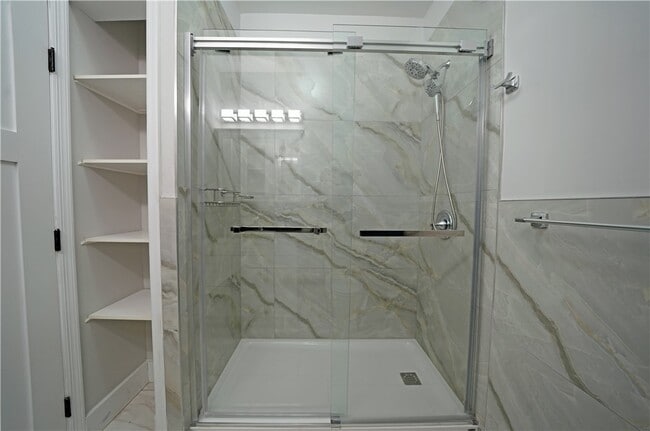 Building Photo - 184 N Main St