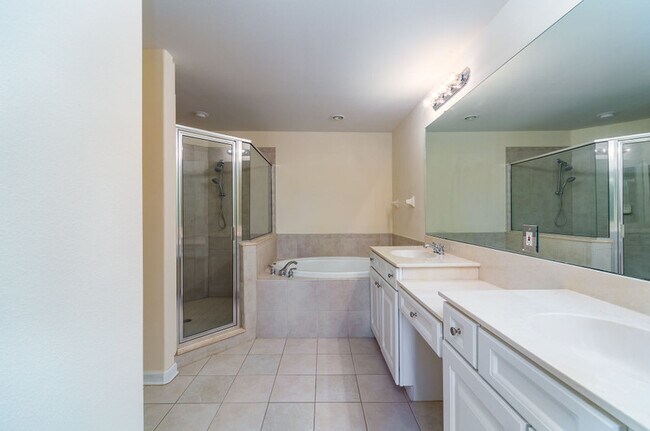 Building Photo - 10304 Saville Rowe Ln