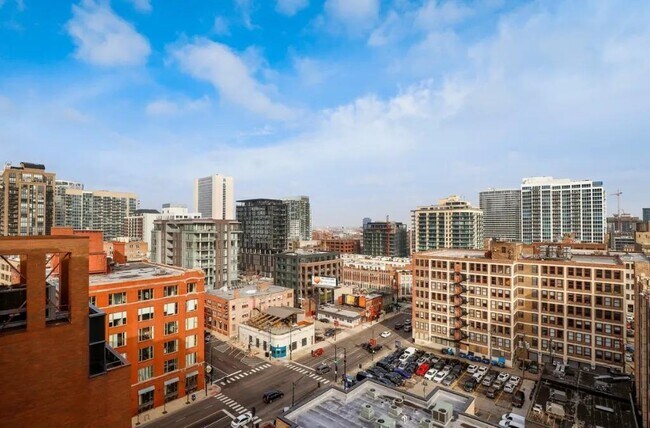 Building Photo - 630 N Franklin St