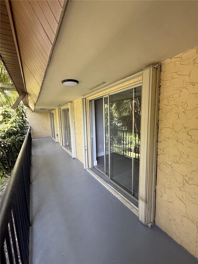 Building Photo - 8500 SW 109th Ave
