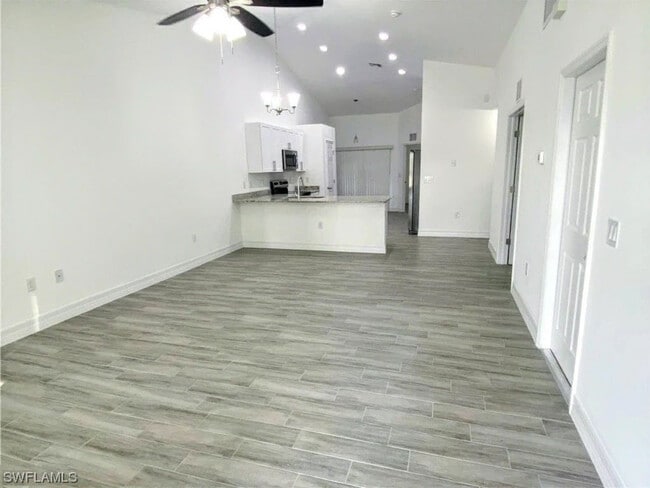 Building Photo - 1513 Gilbert Ave S