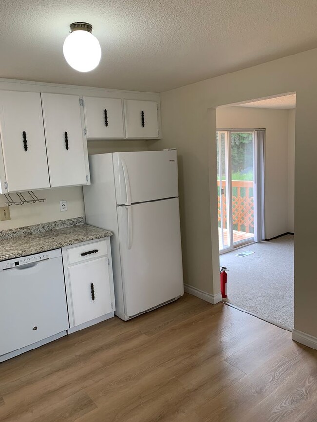 Building Photo - 3 Bedroom 2.5 Bath Lynnwood/Bothell Home N...