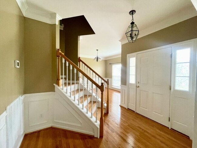 Building Photo - Northeast / Elgin- Offering Self Guided Tour with RENTLY!