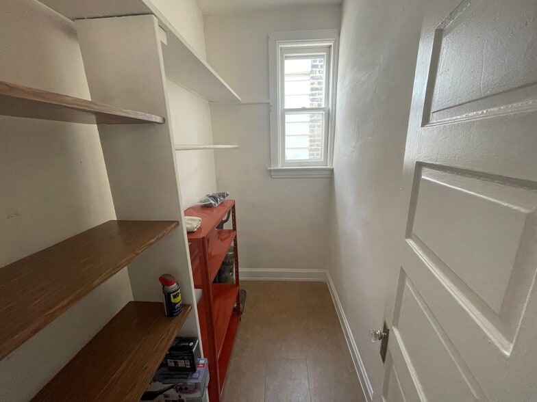 Pantry - 3338 S May St