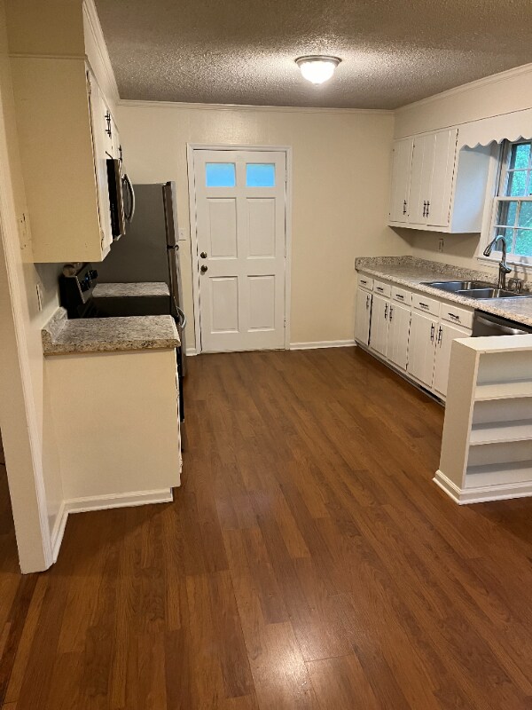 Building Photo - 114 Hight Dr