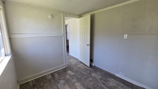 Building Photo - 3 Bed - 2 Bath Home, Muncie's North Side!