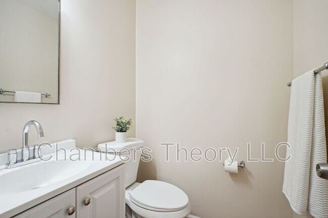 Building Photo - 9497 Linden Leaf Ct