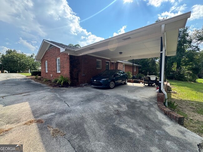 Building Photo - 107 Belair Dr