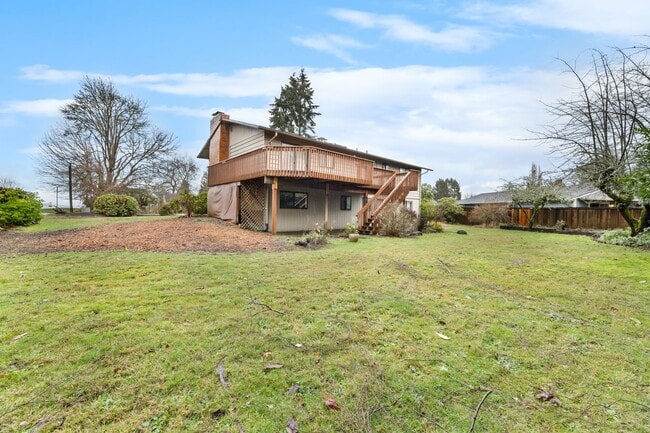 Building Photo - Steilacoom Split Entry