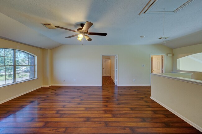 Building Photo - 2610 Ledgebrook Ln