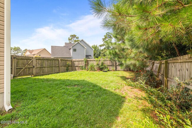 Building Photo - 106 Shallow Ct