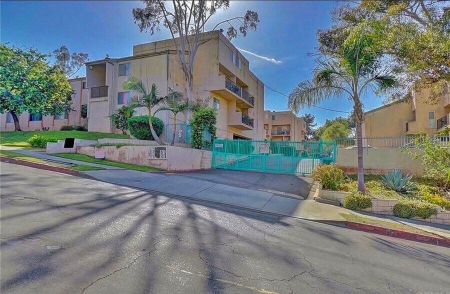 Building Photo - 1745 Neil Armstrong St