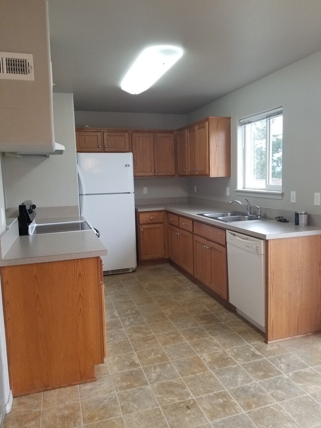 Building Photo - NE West