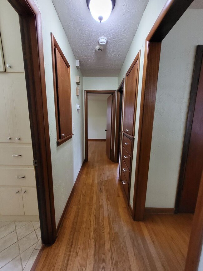 Building Photo - (3) Bed/(2) Bath in Core Norman!