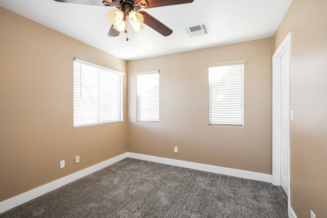 Building Photo - 8204 W Wildwood Glen Dr