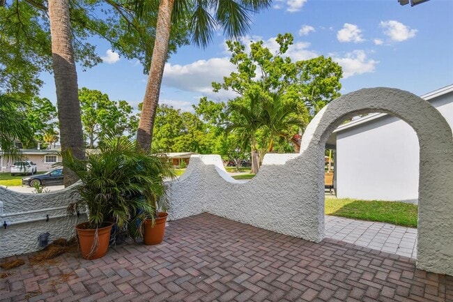 Building Photo - 3120 S Julia Cir