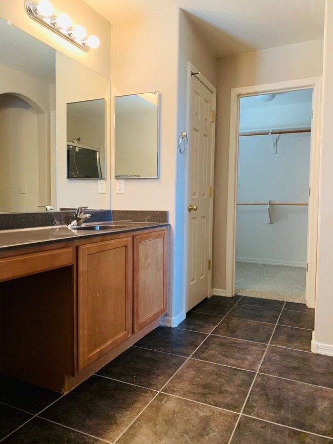 Building Photo - Rancho Sahuarita 4 bedroom 3 bath 2 story Home