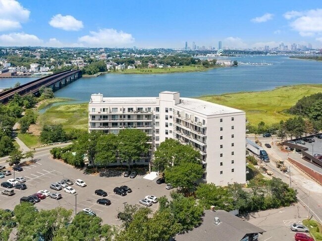 Building Photo - 133 Commander Shea Blvd