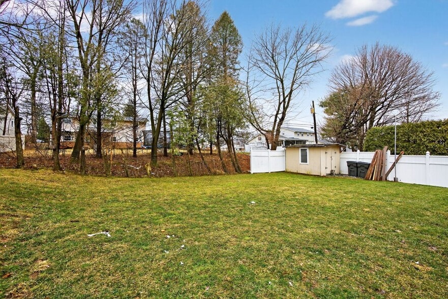 Building Photo - 602 E Lexington St